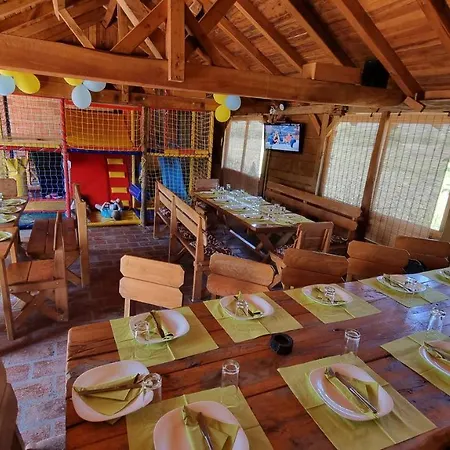 منتجع Carev Ždrelo